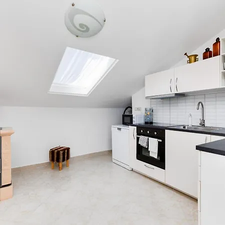 Anton アパート マリンスカ