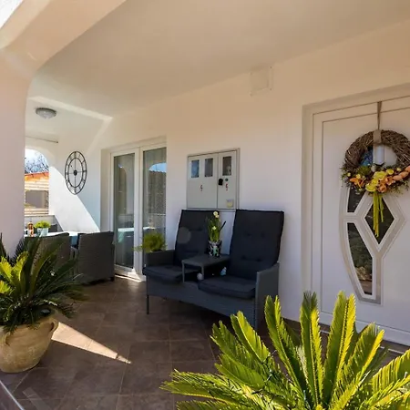 Anton アパート マリンスカ