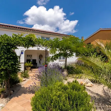 アパート Anton *