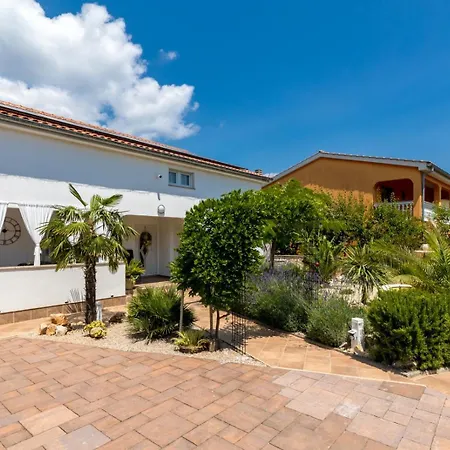 Anton * マリンスカ